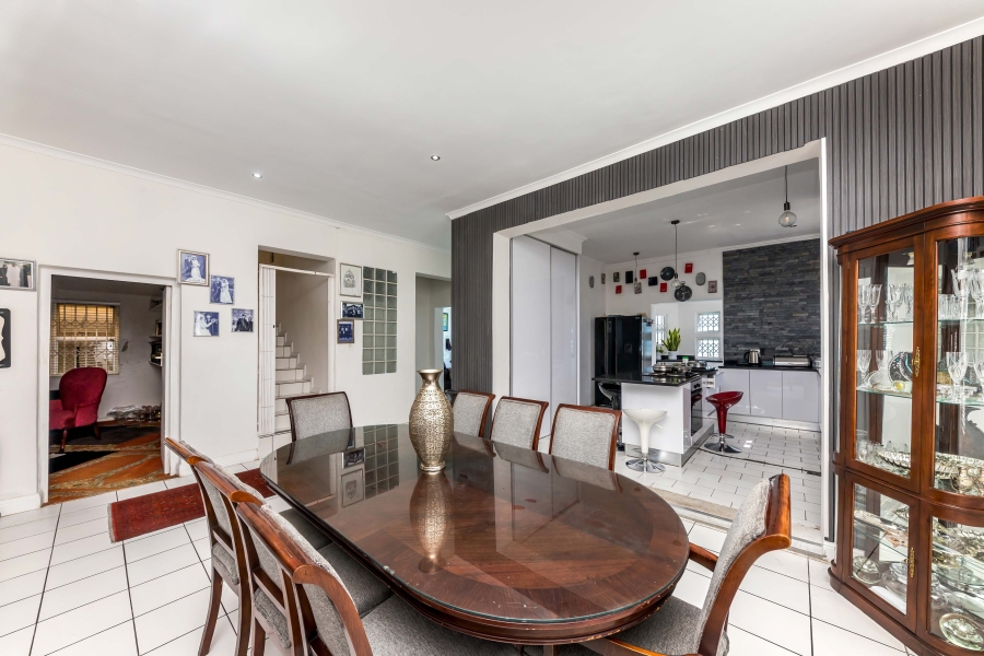 6 Bedroom Property for Sale in Walmer Estate Western Cape